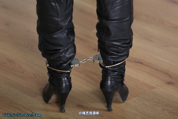 girlsinsteel - Irish 8 hogtied in leather 第 39 张图片