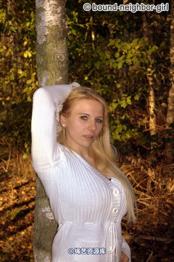 bound-neighbor-girl - Bambi - Tied up in the autumn woods Part 1 第 2 张图片