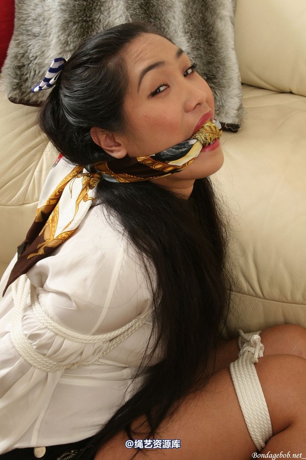bondagebob - Amy Latina Bow Tied 第 105 张图片