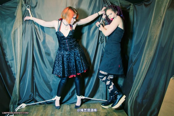 limitedaudience - 2011 beckykat six tied and chained 第 7 张图片