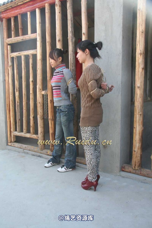 锐度主张 - 2009年第01期捆绑图（2009.1.3）模特：海豚，嫣儿，乐乐，春子 第 55 张图片