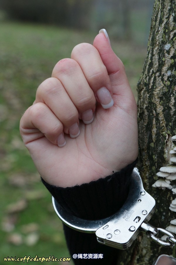 girlsinsteel - Public neckcuff 第 69 张图片