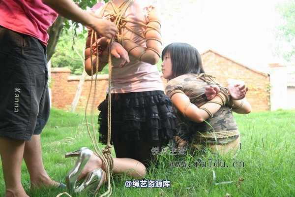 锐度主张 - 2009年第32期捆绑图（2009.7.17）模特：心心 小爱 第 7 张图片