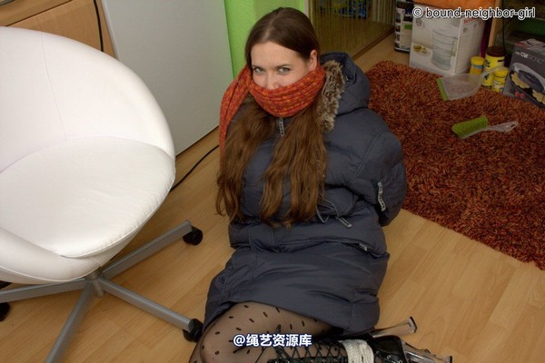 bound-neighbor-girl - Leonie - tied at home 第 54 张图片