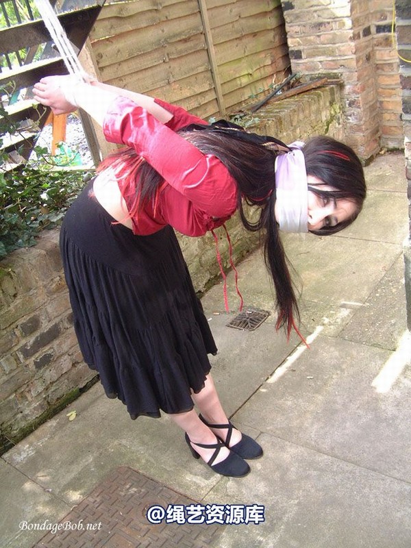 bondagebob - Lydia Tied Outdoors 第 91 张图片