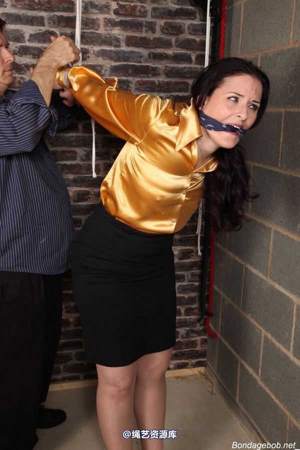 bondagebob - Caroline Pierce Taken to the garage 第 85 张图片