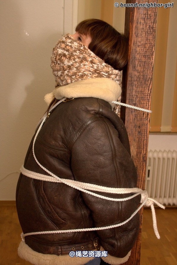 bound-neighbor-girl - Susan - Tied up in winter clothes 1 第 52 张图片