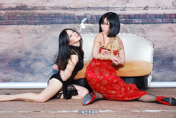 唯美之家 - 美女双缚 第 84 张图片