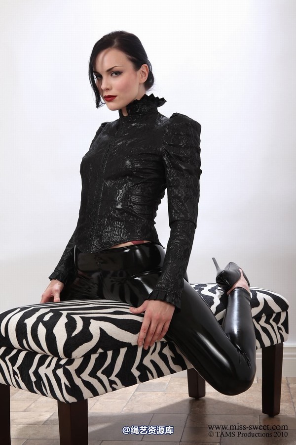 miss-sweet - ZEBRA BENCH CHAPTER 2 第 21 张图片