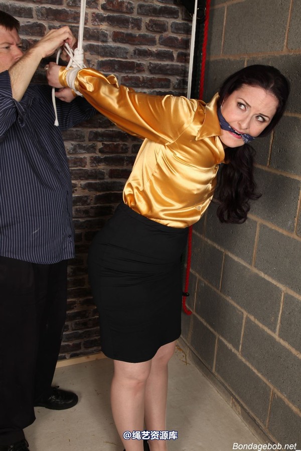 bondagebob - Caroline Pierce Taken to the garage 第 97 张图片