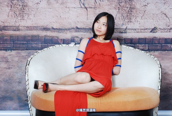 唯美之家 - 白雪试服装5 第 14 张图片