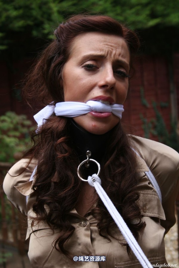 bondagebob - Chrissy Leashed 第 37 张图片