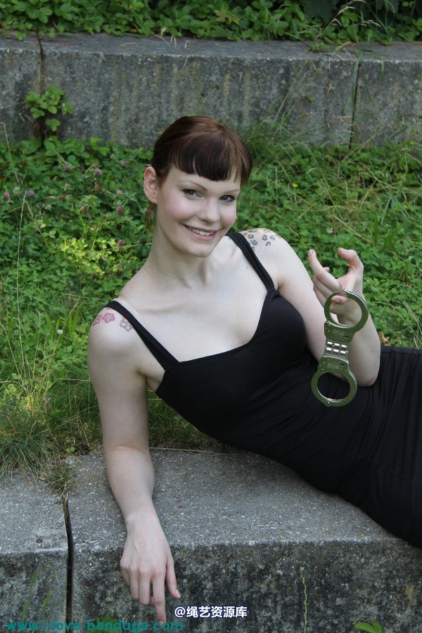 girlsinsteel - Hinged handcuffs 第 25 张图片