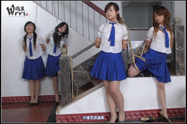 唯美之家 - 2008-09-24制服群绑 第 44 张图片