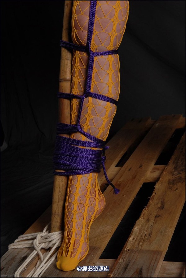 simplytied - Lady CC encased again 第 32 张图片