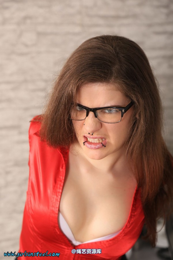 girlsinsteel - Business girl Lisa in cuffs with elbows 第 112 张图片
