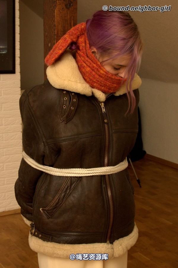 bound-neighbor-girl - Zora - Tied up at the office 第 45 张图片