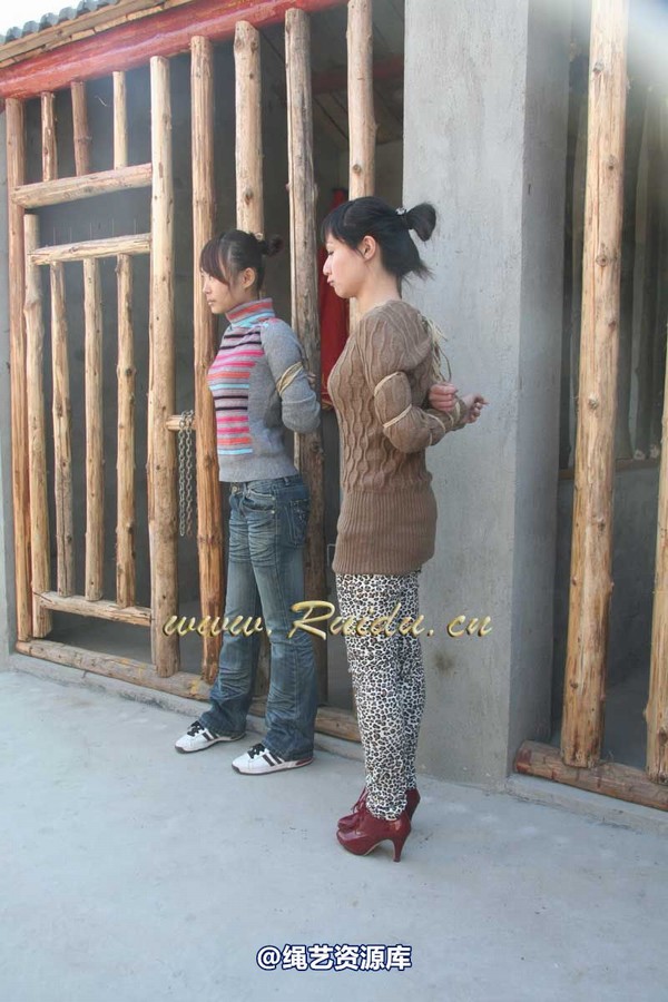 锐度主张 - 2009年第01期捆绑图（2009.1.3）模特：海豚，嫣儿，乐乐，春子 第 49 张图片