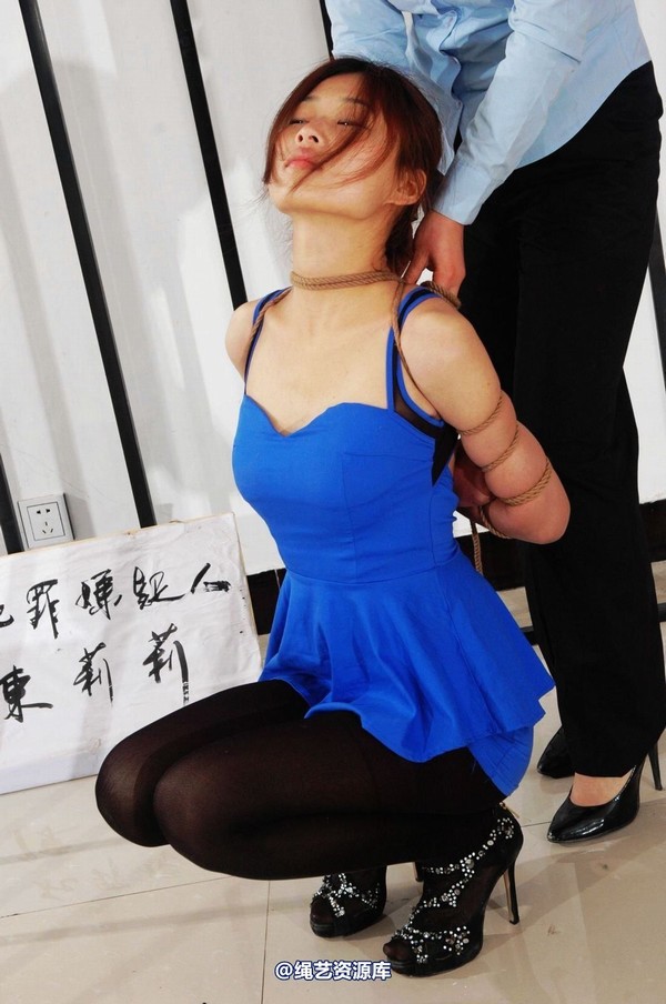 mj影视 - 倾心 前凸后翘的性感黑丝女犯-2013-03-26 第 211 张图片