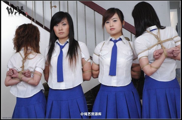 唯美之家 - 2008-09-24制服群绑 第 218 张图片