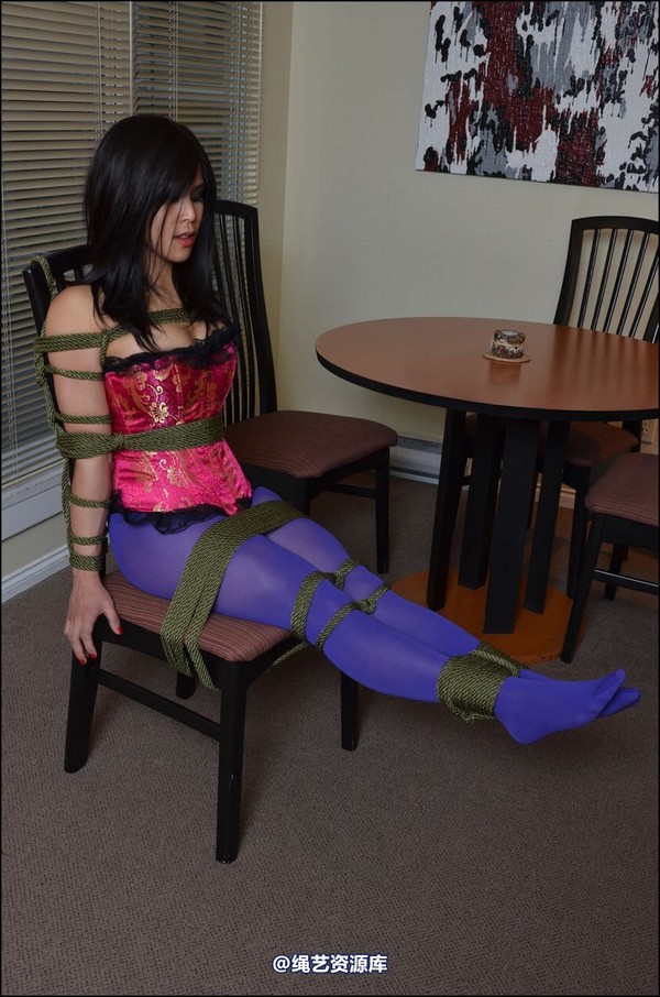 simplytied - Mitzi in blue tights 第 21 张图片