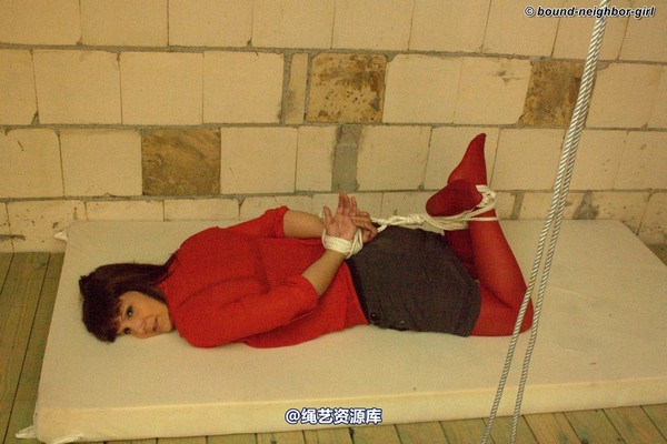 bound-neighbor-girl - Susan - Tied up in the Attic 3 第 1 张图片