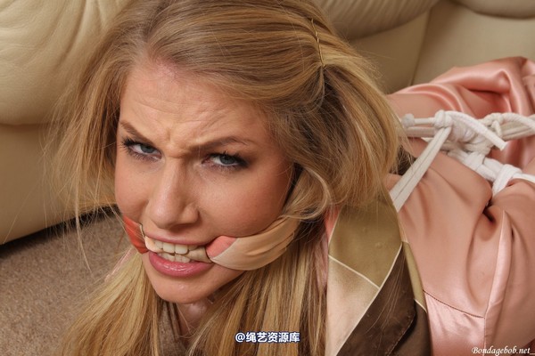 bondagebob - Danielle Maye Grabbed and Hogtied 第 113 张图片