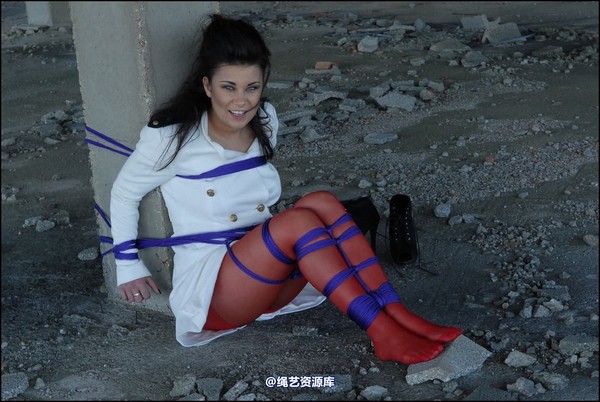 simplytied - More red tights in the Sun 第 19 张图片