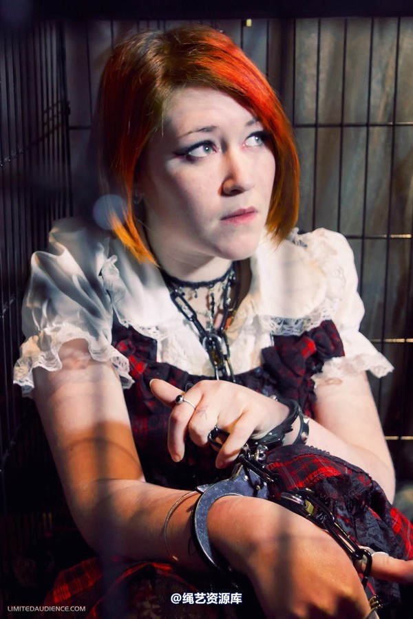 limitedaudience - 2012 beckykat six chained and caged 第 28 张图片