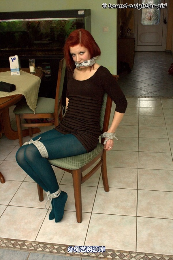 bound-neighbor-girl - Melina - Tied at home 2 第 5 张图片