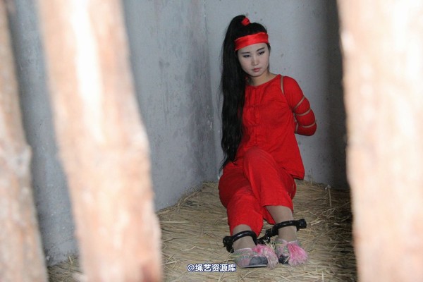 胜景山庄 - 223-盼盼红罪衣 第 28 张图片