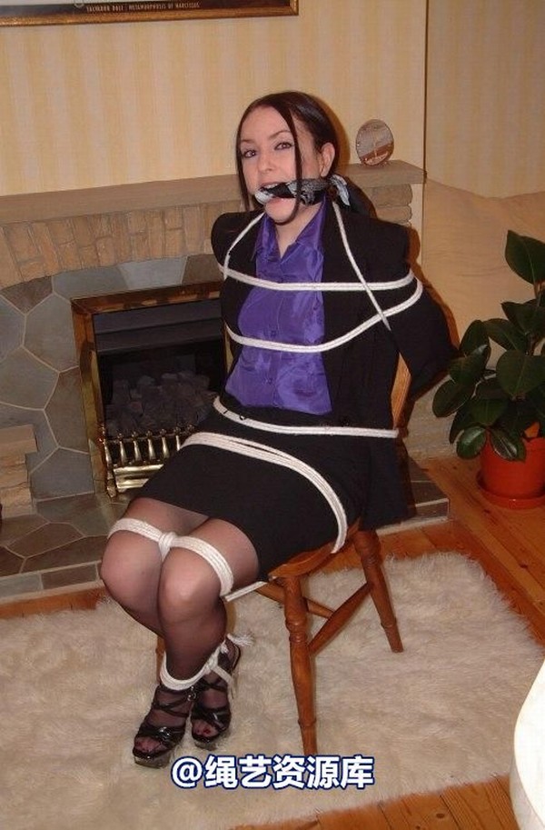 bondagebob - Jessica Chair tied tumble 1 第 5 张图片