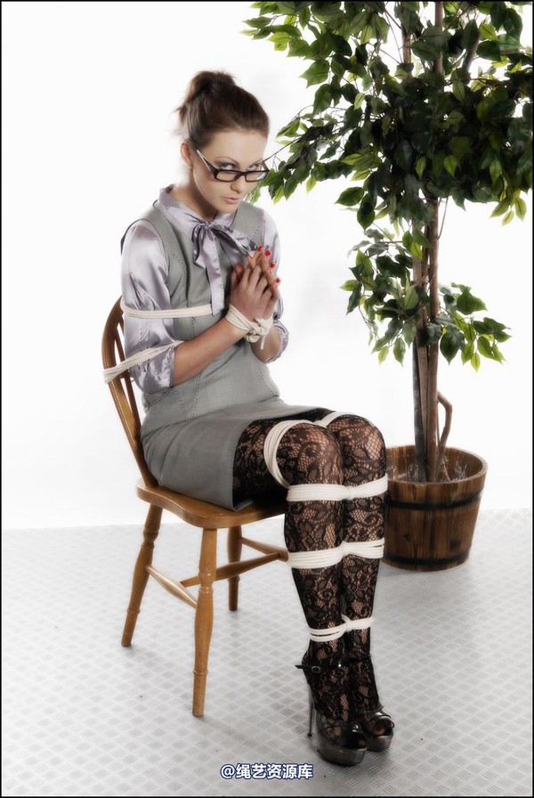 simplytied - Tina in glasses 第 15 张图片