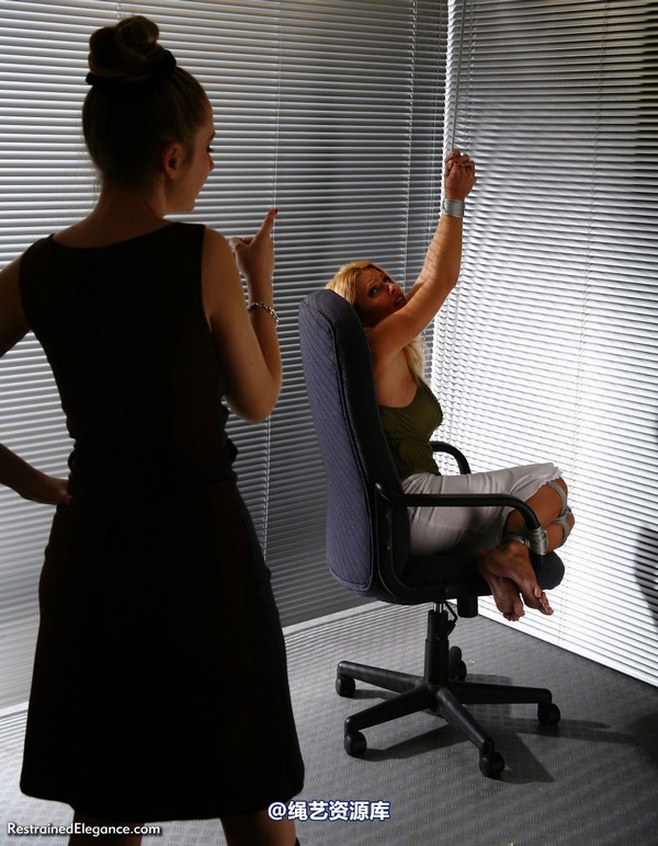 restrainedelegance - Punishing the Office Slut 第 18 张图片
