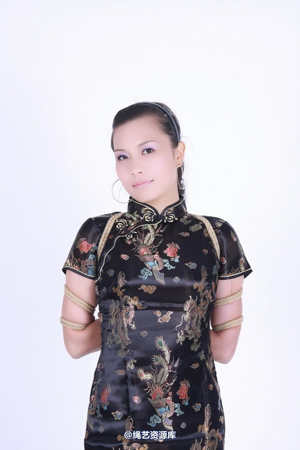 神艺缘 - 122-黑旗袍扮贵妇被绑 第 4 张图片