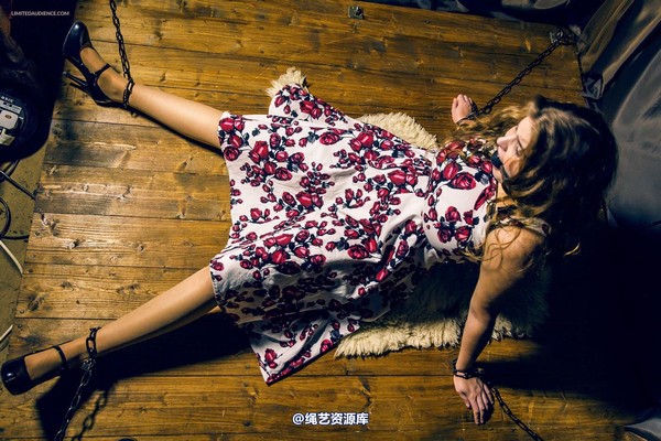 limitedaudience - 2015 alais peach spread and chained 第 26 张图片