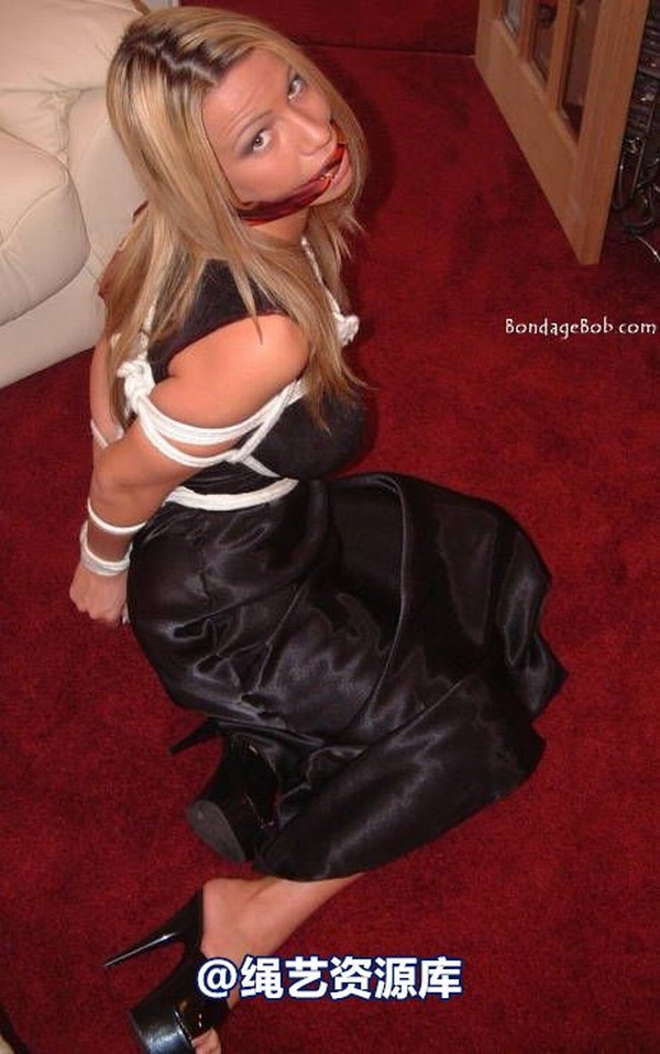 bondagebob - Taylor Black gown 2 第 9 张图片
