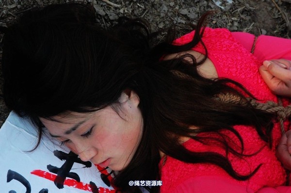 mj影视 - 2013-3-5陈沫踏青 黑丝美女最终的不归路 第 388 张图片