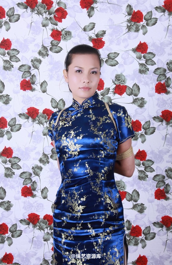 神艺缘 - 123-豪爽美女穿上旗袍，绑起来一样风情万钟 第 1 张图片