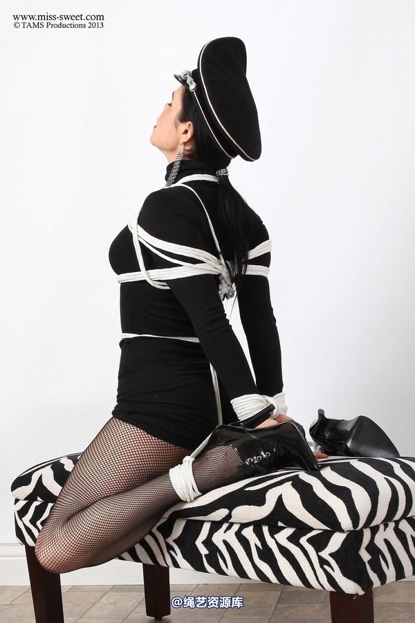 miss-sweet - THE COUNTESS ZEBRA BENCH CHAPTER 2 第 127 张图片