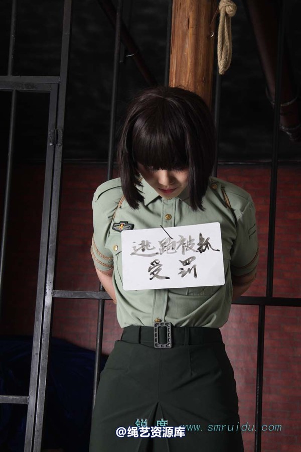 锐度主张 - 制服柱绑模特：碧菡 第 62 张图片