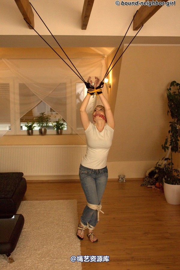 bound-neighbor-girl - Cindy - Tied up in her apartment 4 第 59 张图片