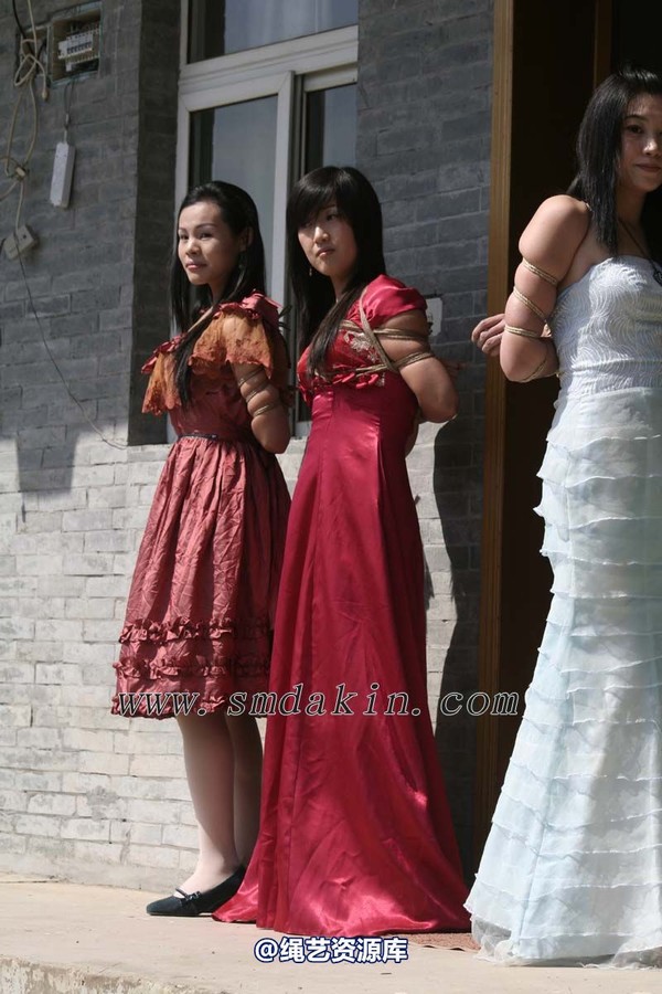 锐度主张 - 礼服三美模特：云若 蓉蓉 丝丝 第 18 张图片