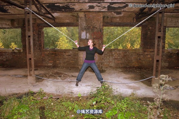 bound-neighbor-girl - Peggy - surprise in the ruins part 3 第 12 张图片