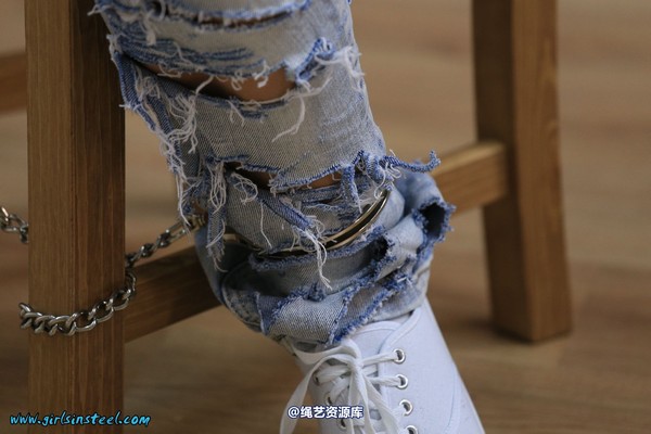 girlsinsteel - Tightly cuffed to the chair with watch 第 43 张图片