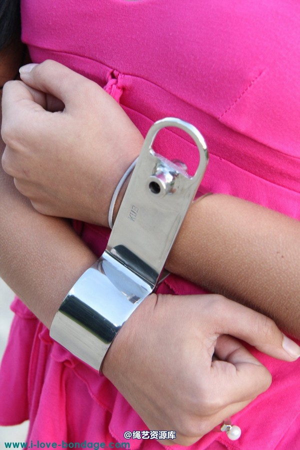 girlsinsteel - Cuffed at the playground(1) 第 31 张图片