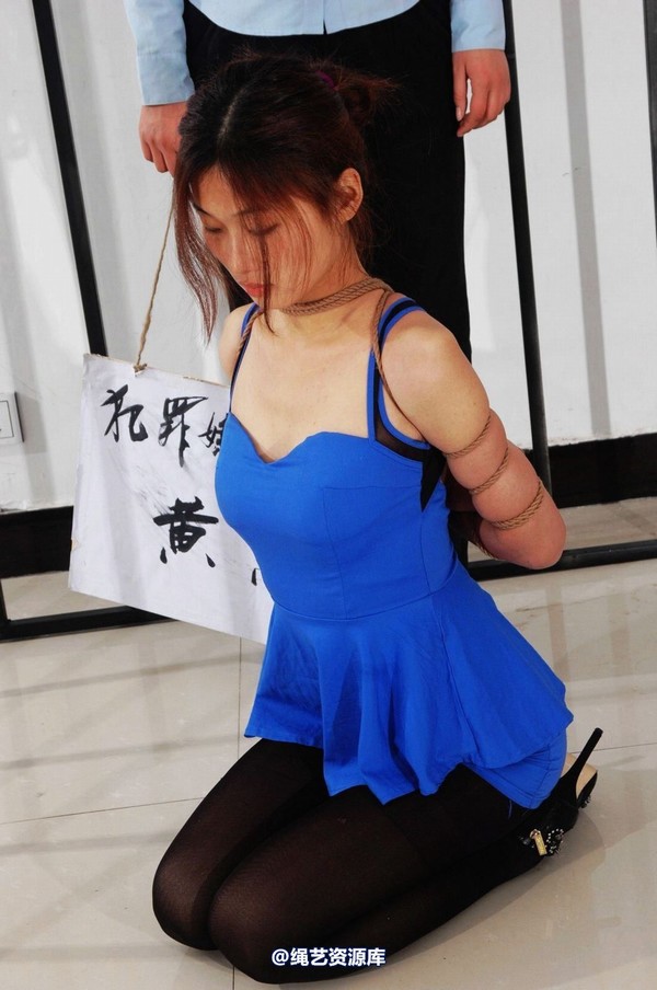mj影视 - 倾心 前凸后翘的性感黑丝女犯-2013-03-26 第 136 张图片