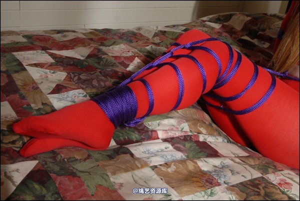 simplytied - G in red tights 第 37 张图片