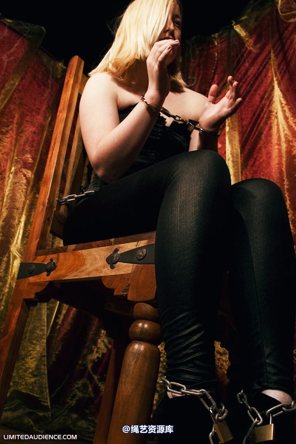 limitedaudience - 2010 peaches chained to the chair 2 第 2 张图片