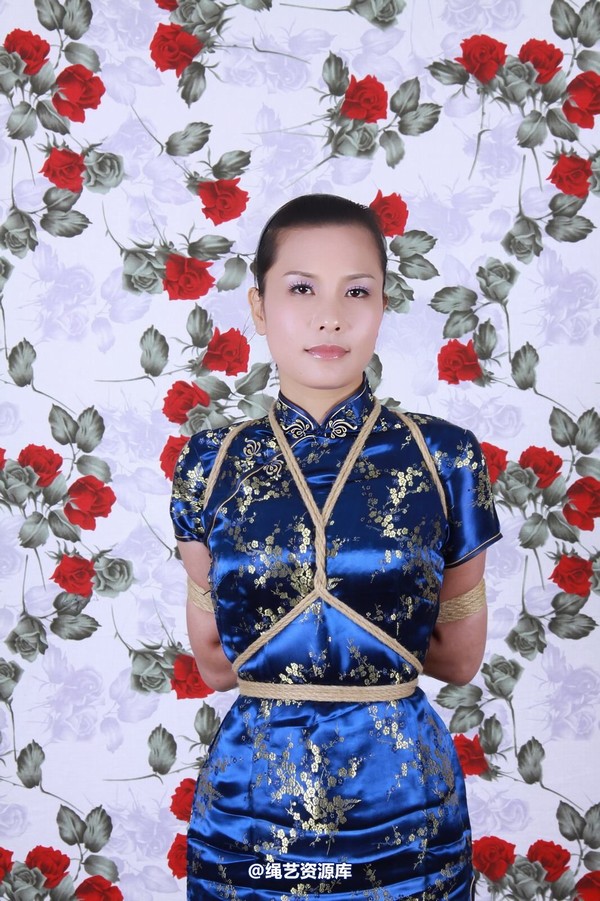 神艺缘 - 123-豪爽美女穿上旗袍，绑起来一样风情万钟 第 4 张图片
